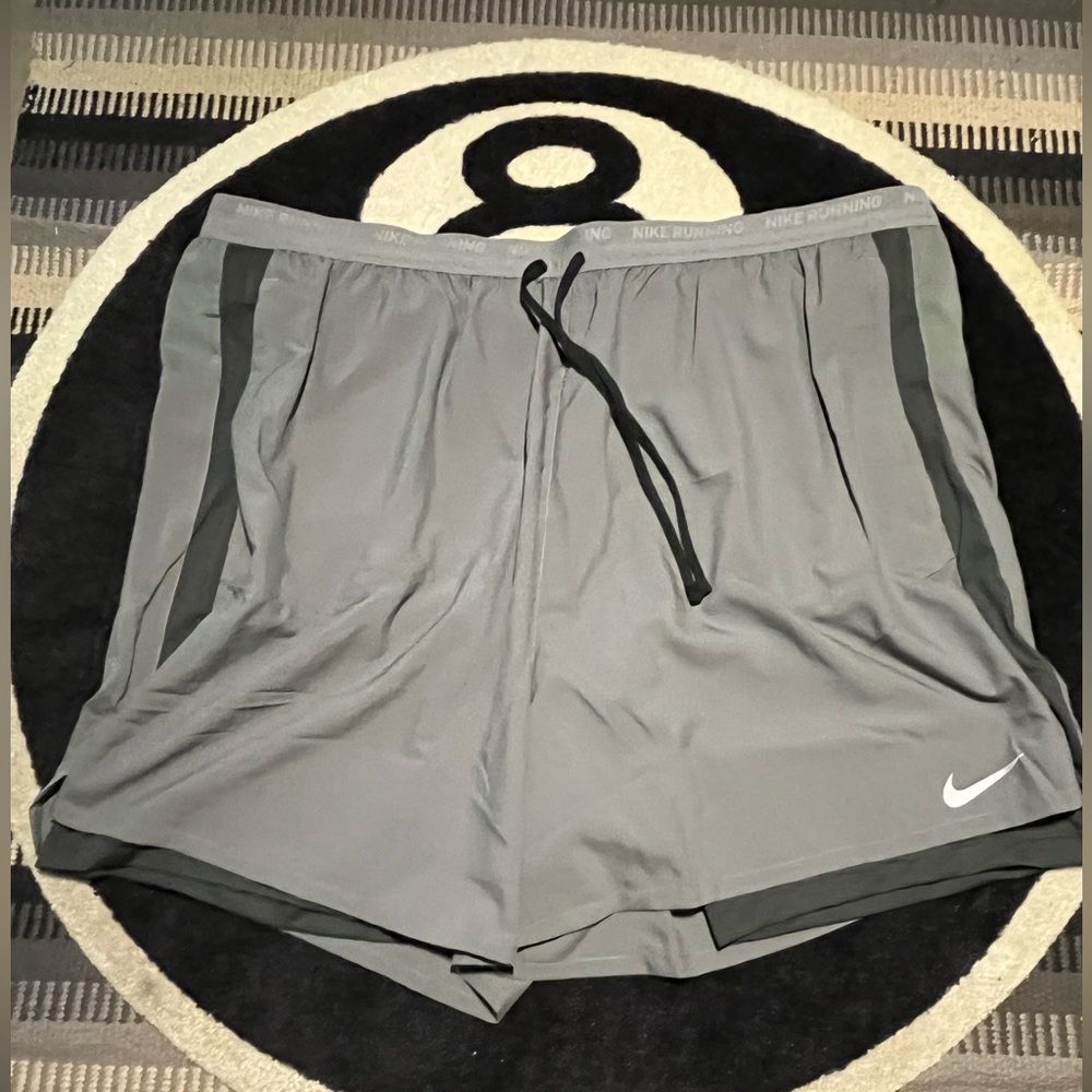 Men's Dri-FIT 5" Hybrid NWT
Running Shorts